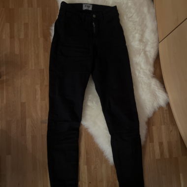 Black Skinny Jeans