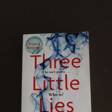 Three Little Lies von Laura Marshall