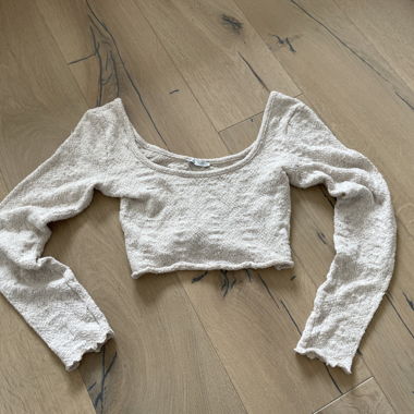 long-sleeve crop top