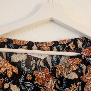 Sommerhose aus Satin geblümelt