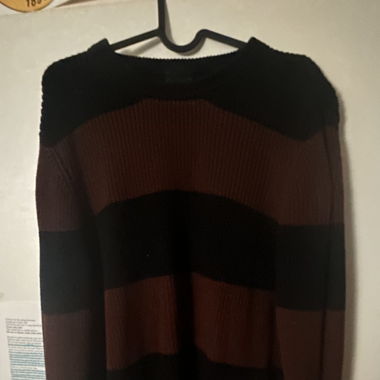 Gestreifter strickpullover