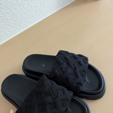 black lv sandals - dupe