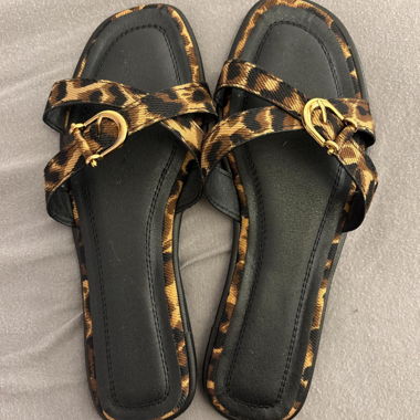 Sandali con stampa leopardata