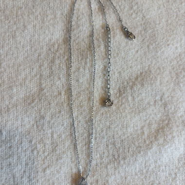 Collier Swarovski (plus boucles d’oreille offertes)