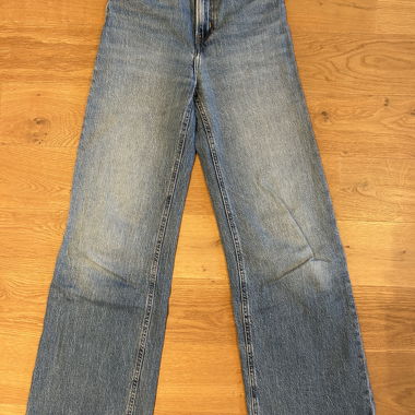 dunkelblaue Jeans