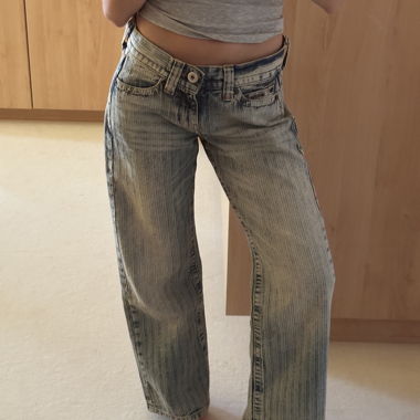 UO Weite Jeans mit Waschung
