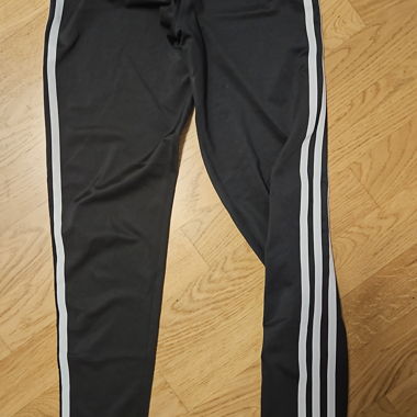 Black Adidas sports leggings