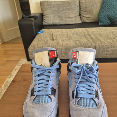 Jordan  4 blue