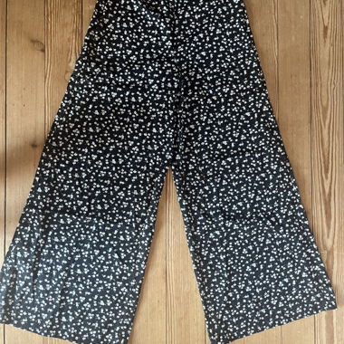 Pantalon ample à fleurs