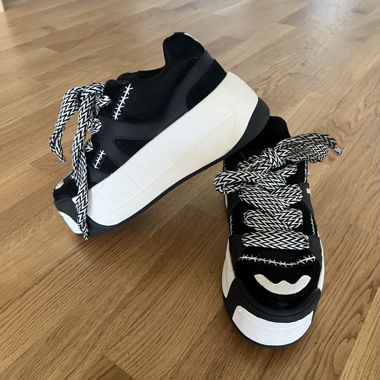 Baskets à plateforme Naked Wolfe