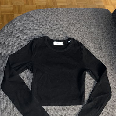 Schwarzes Top