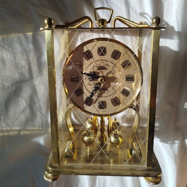 Vintage Quartz-Tischuhr