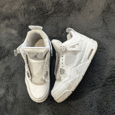 Jordan 4 Pure Money senza lacci