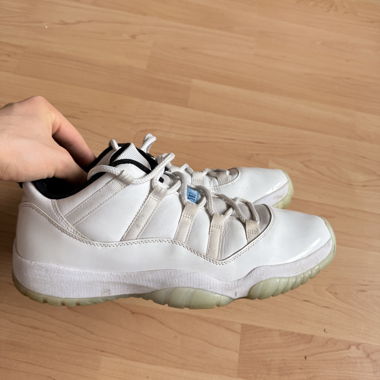 Jordan 11 legend blue low 