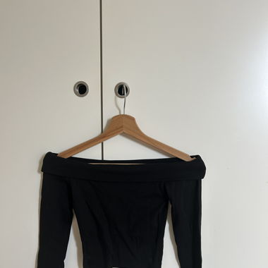 Off-shoulder Croptop