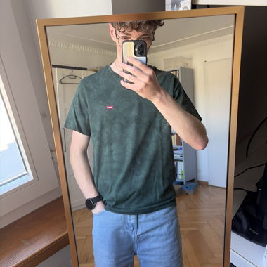 Dark green Levi's T-shirt 