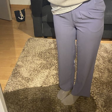 Lila Damenhose Gr. 32
