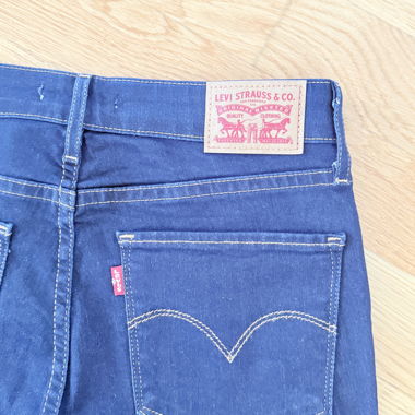 Jean LEVI’S 725 HIGH RISE BOOTCUT 