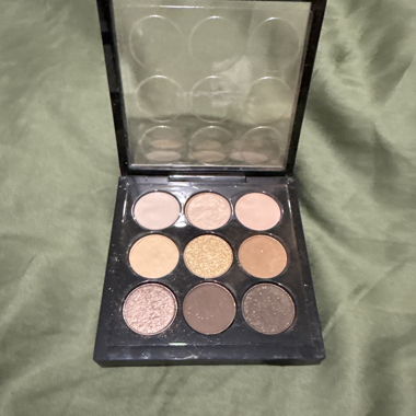 Palette di ombretti con 9 tonalità