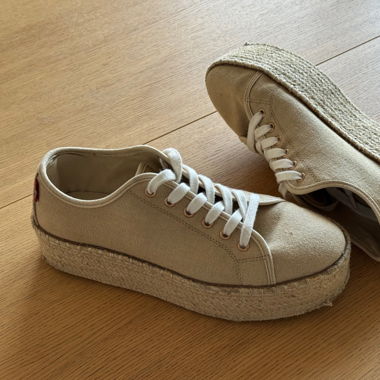 Levi’s Summer Platform Shoes