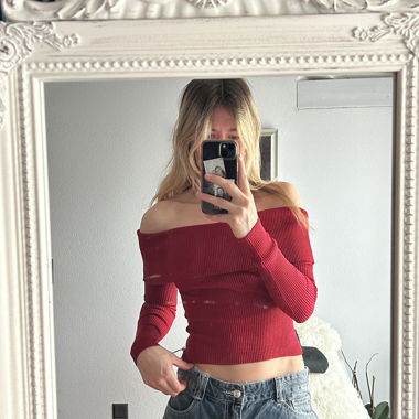Maglione spalle scoperte