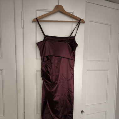Kleid in Seidenoptik