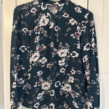 Geblümte Bluse mit langen Ärmeln Dégalli