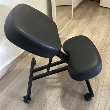 Chaise ergonomique à genoux