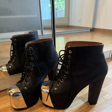 Buffalo London High Heels