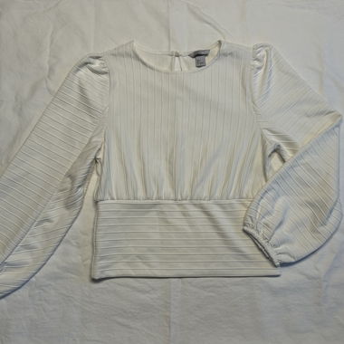 Weisse Bluse mit Textur