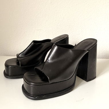 Schwarze Plateau Schuhe
