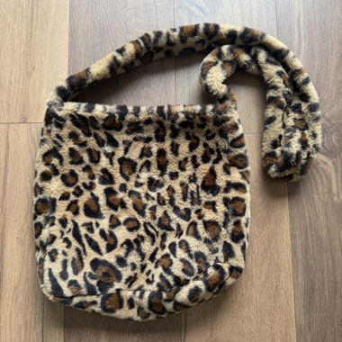 Leo Faux Fur Tasche Y2K aesthetic