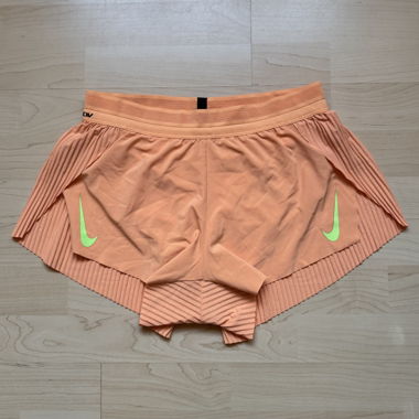 Pantaloncini Nike Aeroswift a vita bassa