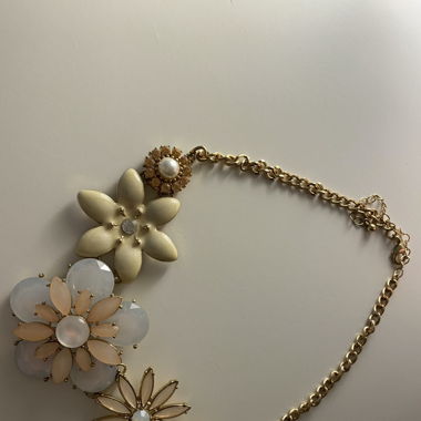 Collier à fleurs