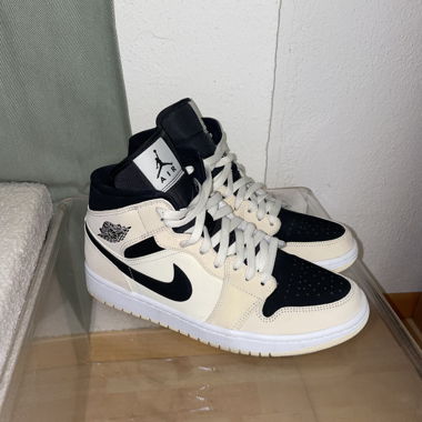 Nike Air Jordan 1 Mid