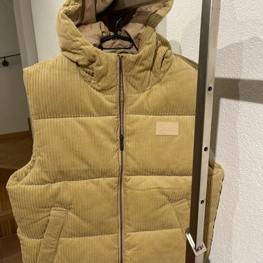 Karl Kani vest