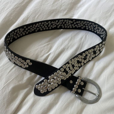 Cintura in pelle con borchie nera XS