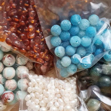 Crystals & gemstones for DIY worth Fr. 70.-