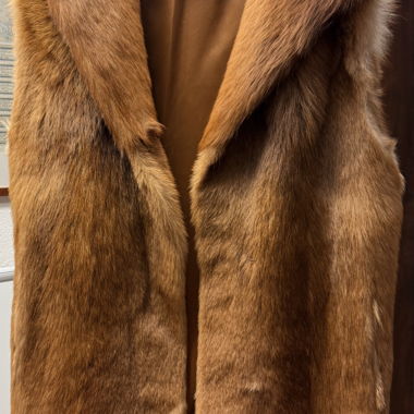 Gilet in pelliccia marrone senza maniche