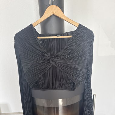 Pull leger avec jolis decolleter 