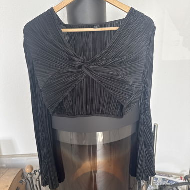 Pull leger avec jolis decolleter 