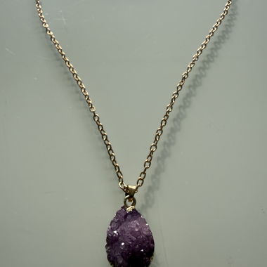 Collier à pendentif en améthyste
