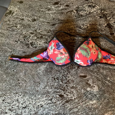top bikini