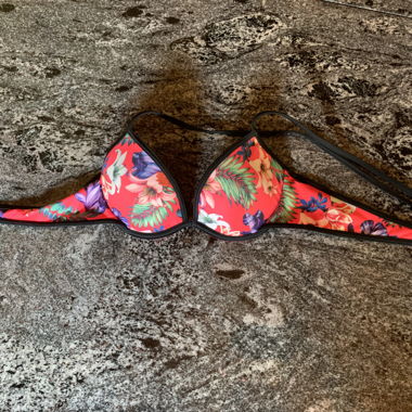 haut de bikini