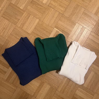 Set mit 3 kleinen Pullovern