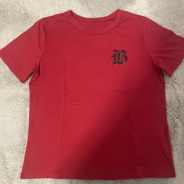 Rotes T-Shirt