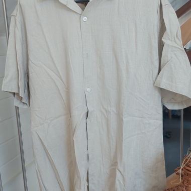 Beige T-shirt shirt