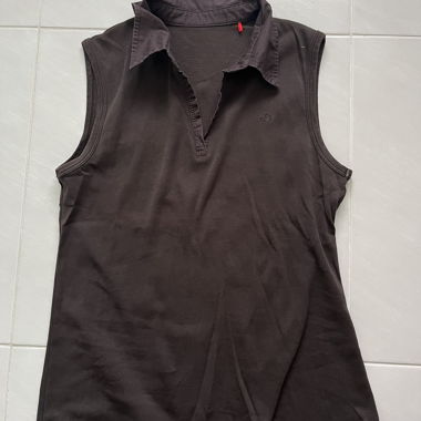 Polo pour femme foncé sans manches