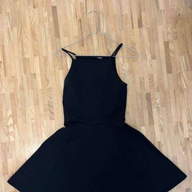 Schwarzes Kleid A-Linie