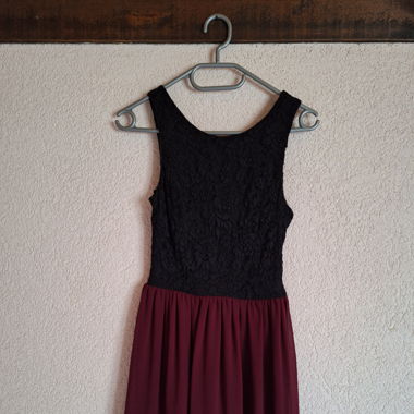 Robe noire/bordeaux
